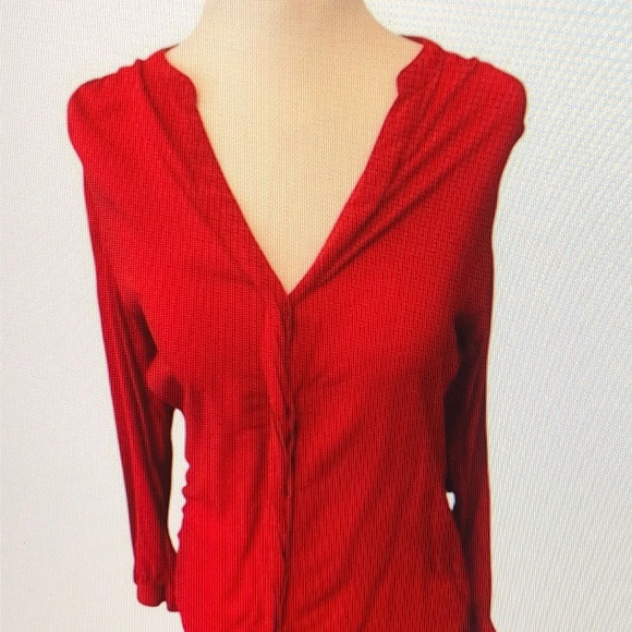 Old Navy red flattering button up long sleeve, size XS - Picture 1 of 2